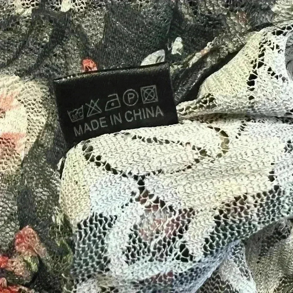 Sheer floral lacy leggings bundle - Picture 8 of 11